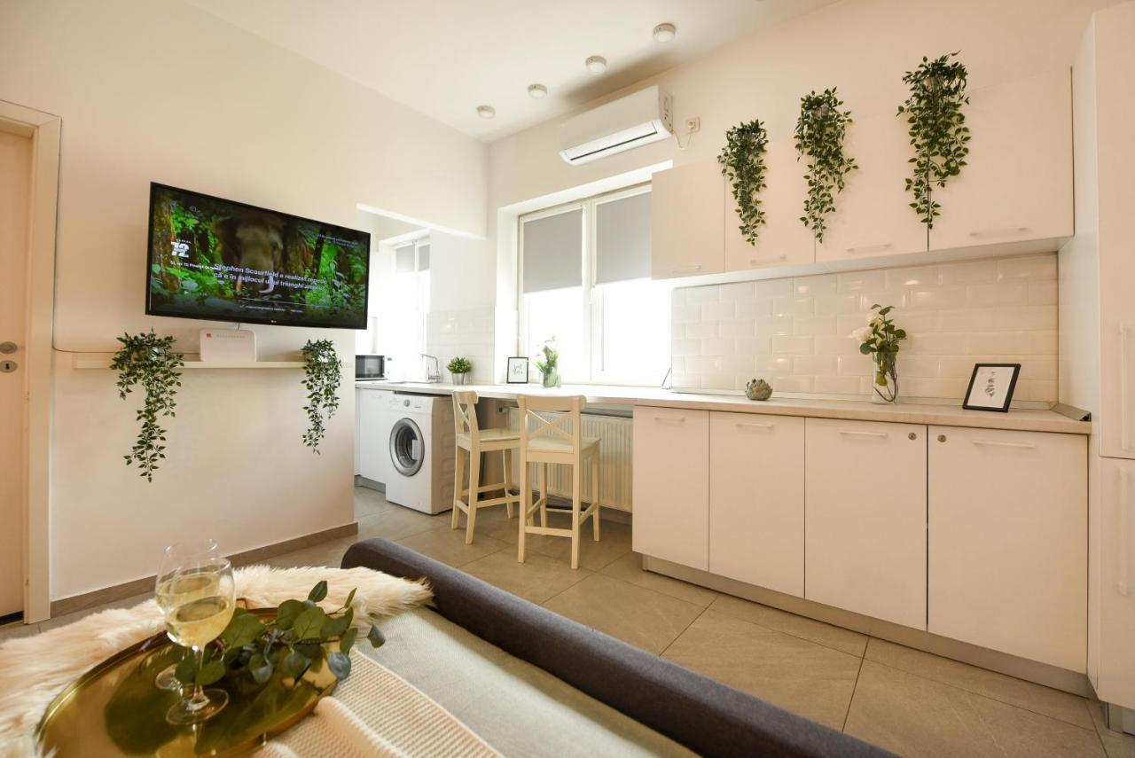 Read All About It - Stylish Central Studio Bucareste Exterior foto