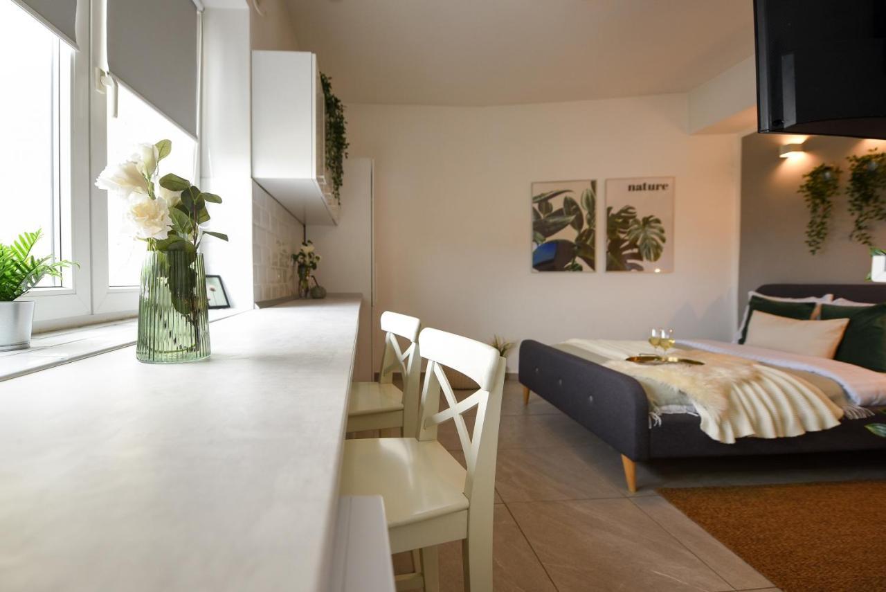 Read All About It - Stylish Central Studio Bucareste Exterior foto